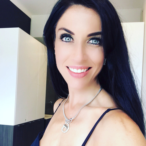 Profile picture of Leana B